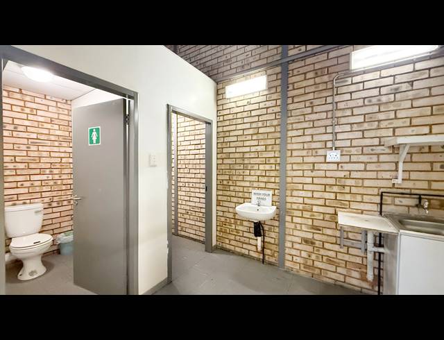 215M² WAREHOUSE TO LET IN WADEVILLE